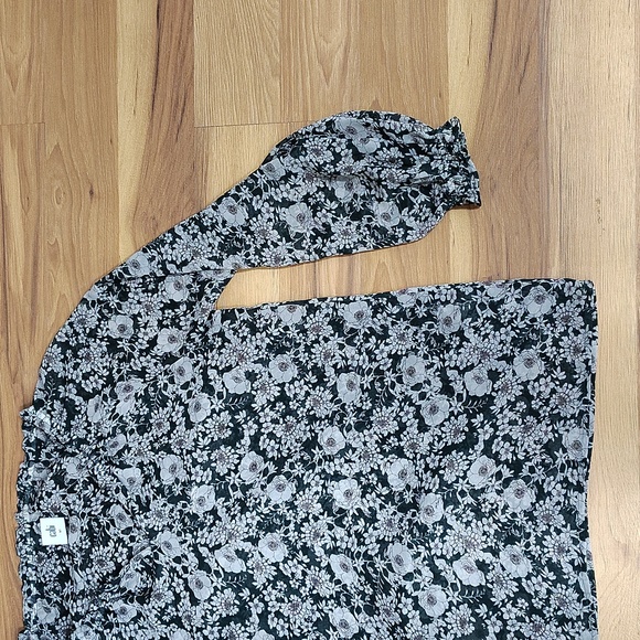 Cabi # 3765 Olive Floral Bianca Peasant Blouse Lined Ruffle Puff Sleeve Size XS - Picture 4 of 11